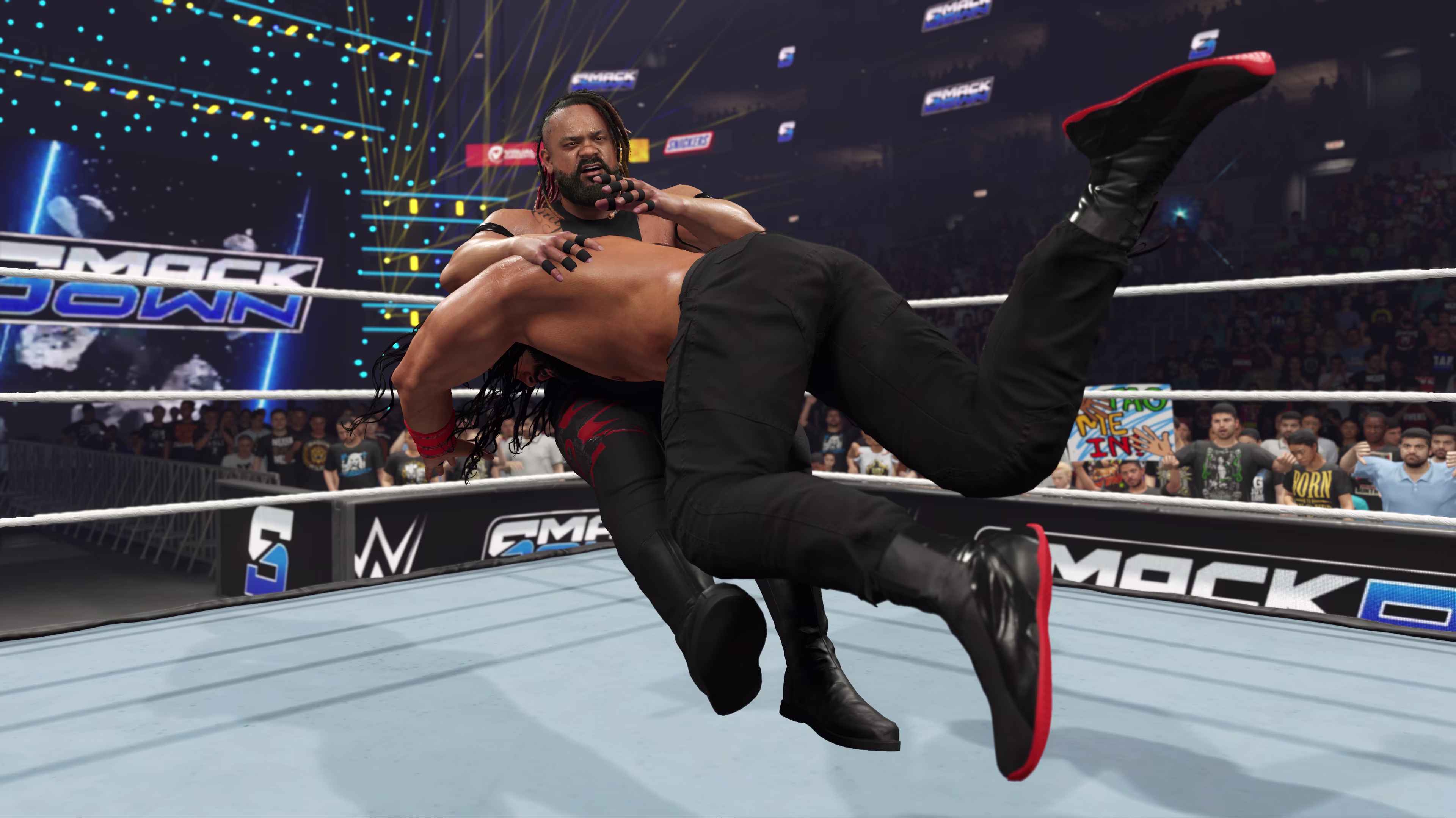 Roman Reigns Spears Jacob Fatu Venerdì sera abbatté in *WWE 2K25 *